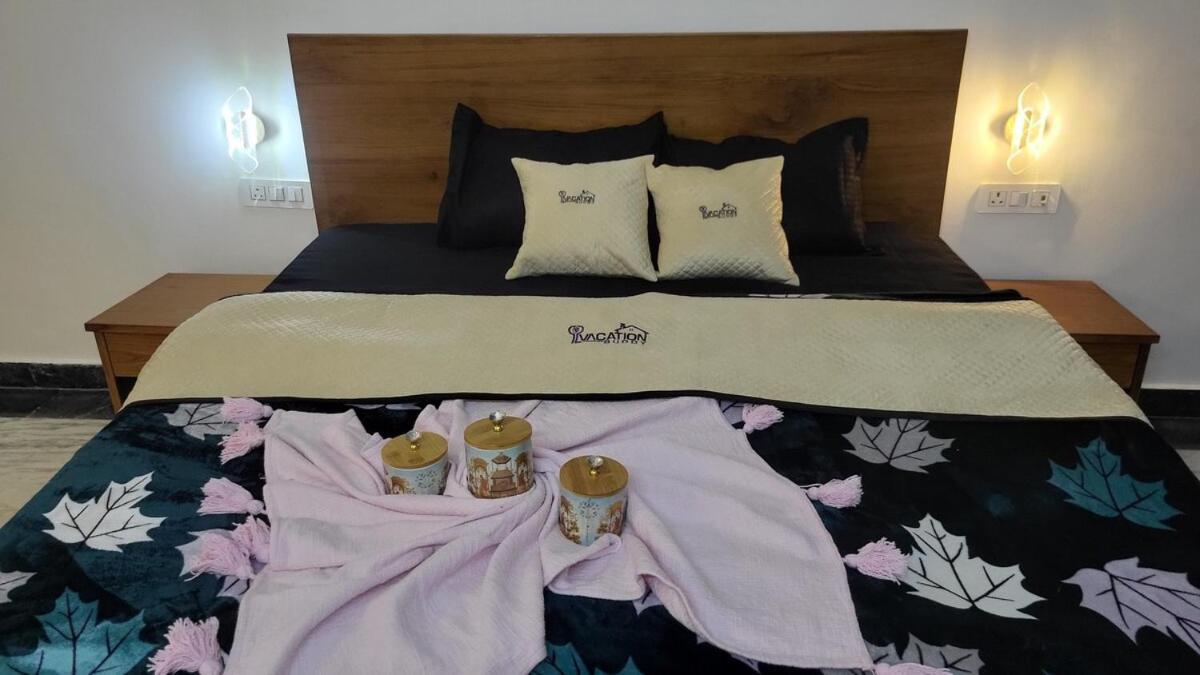 Vacationbuddy Charming 4bhk Retreat In Janakpuri Apartment New Delhi