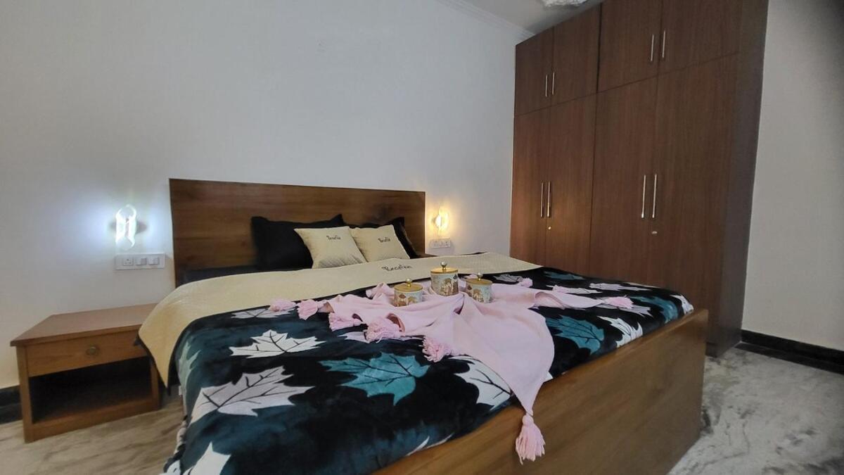 Apartment Vacationbuddy Charming 4bhk Retreat In Janakpuri