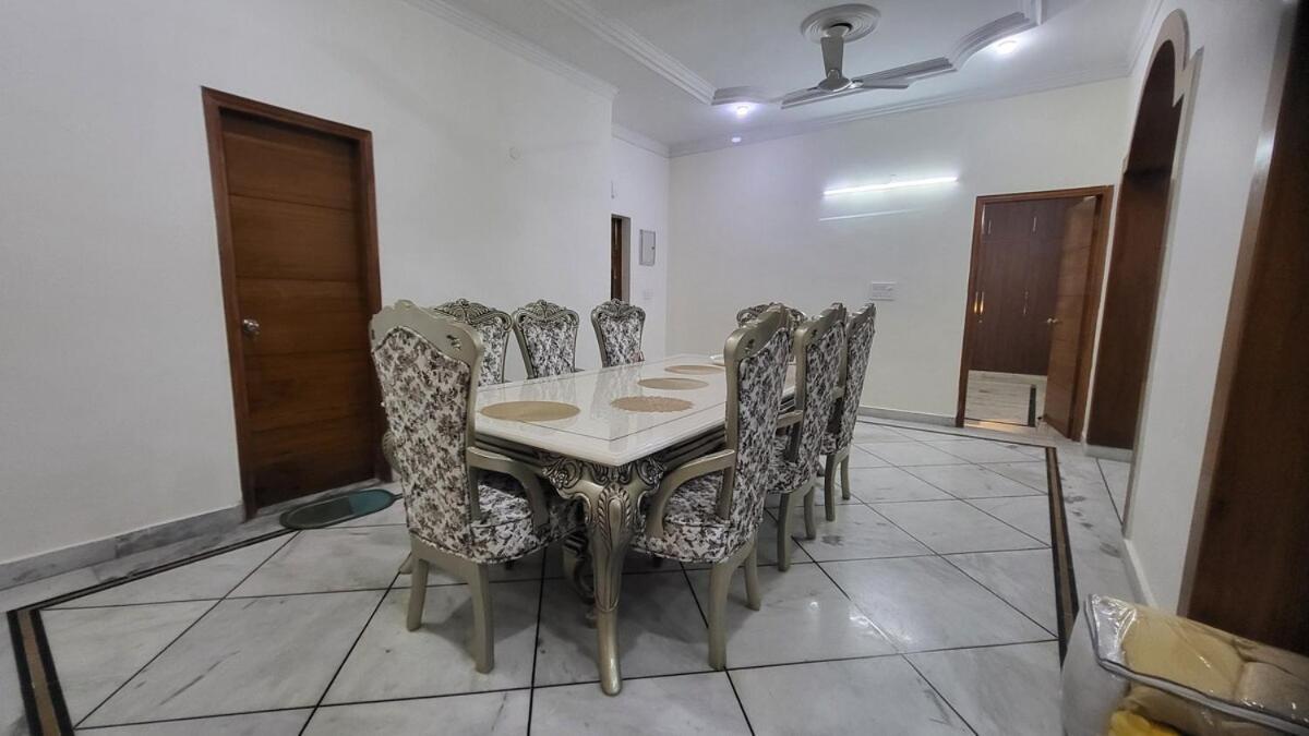 Vacationbuddy Charming 4bhk Retreat In Janakpuri